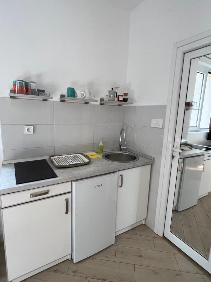Ksenia Guesthouse Apartments And Studios Budva Exterior photo