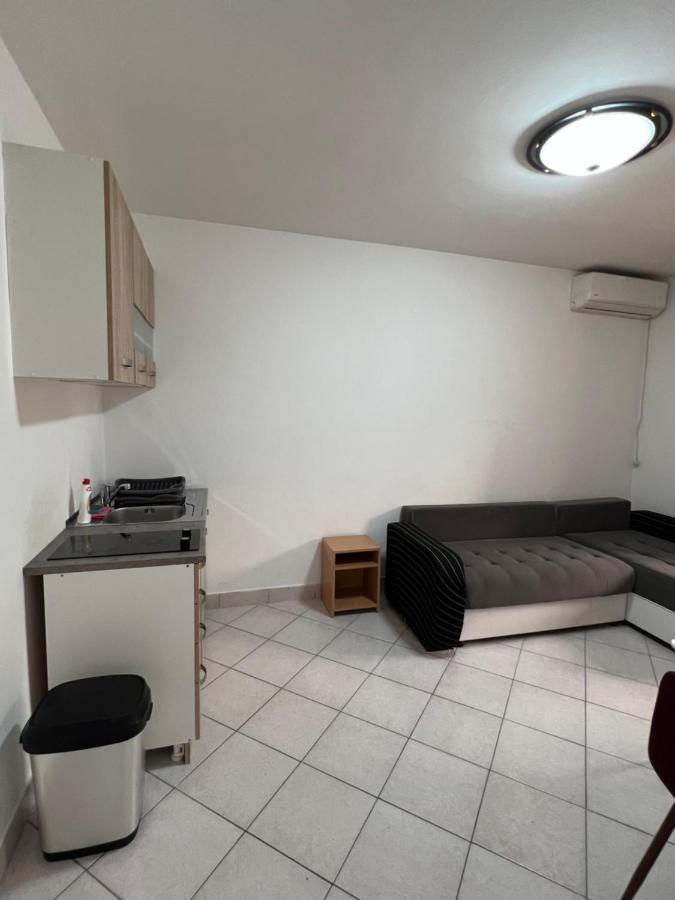 Ksenia Guesthouse Apartments And Studios Budva Exterior photo