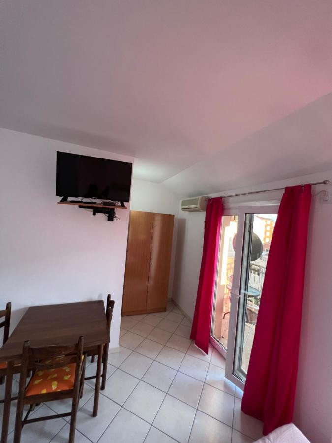 Ksenia Guesthouse Apartments And Studios Budva Exterior photo